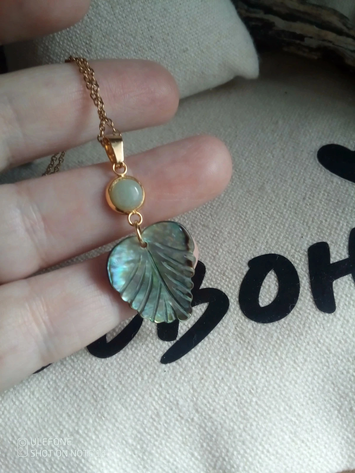 Collier feuille en abalone, connecteur en pierre d'aventurine – photo 3